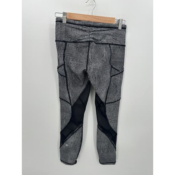Lululemon Speed Tight V Leggings Ankle Women 6 Black White Pockets Workout - Picture 2 of 8